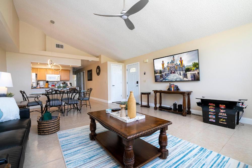 Beautiful, cozy and spacious Retreat near Disney